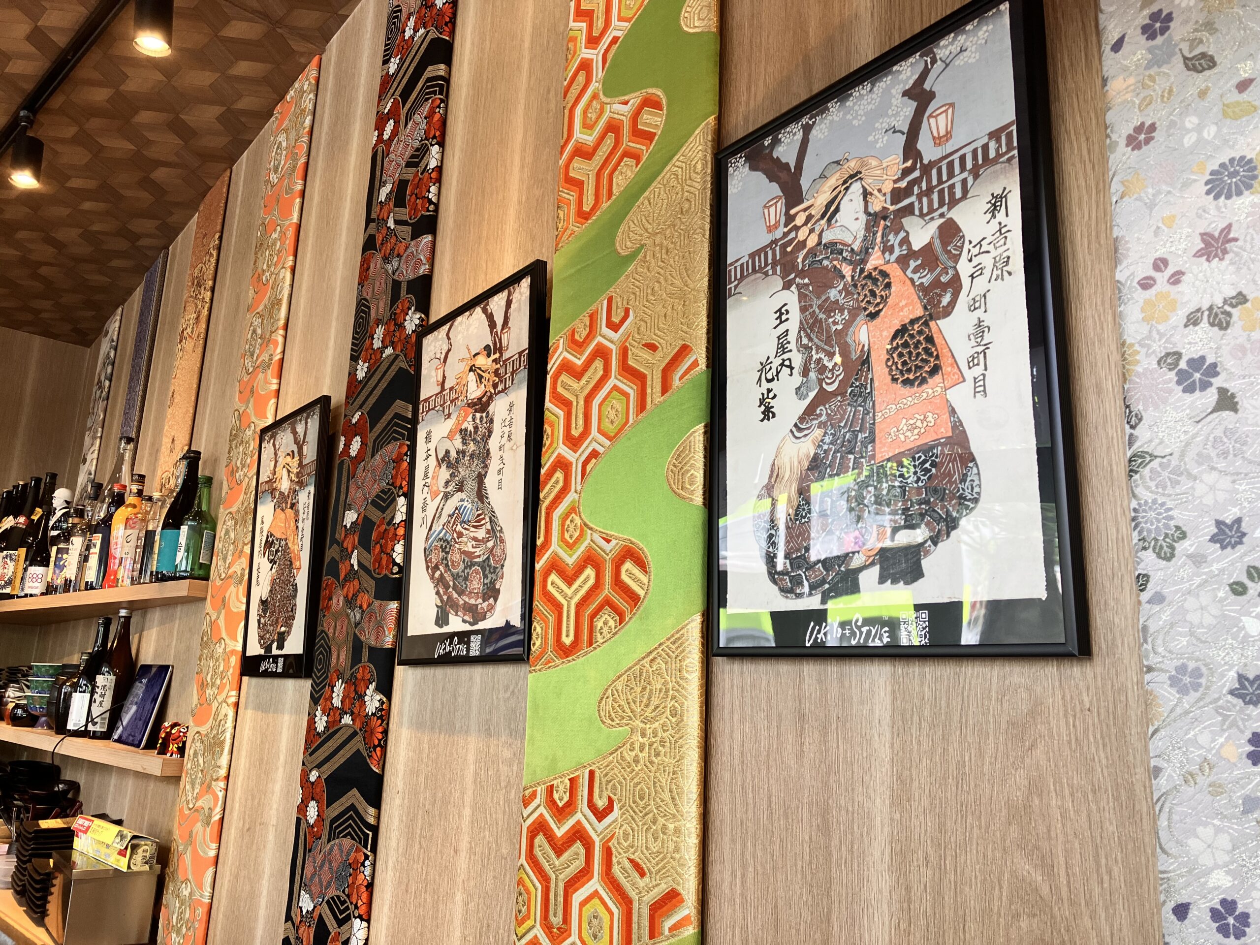 【展示報告】「ちょこっと寿し 桜坂店」にUKiYo-E-STYLEの浮世絵アート商品が登場!